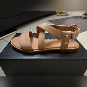 NEW IN BOX, Sorel Tan Ella III Crisscriss Sandals. Sz 8